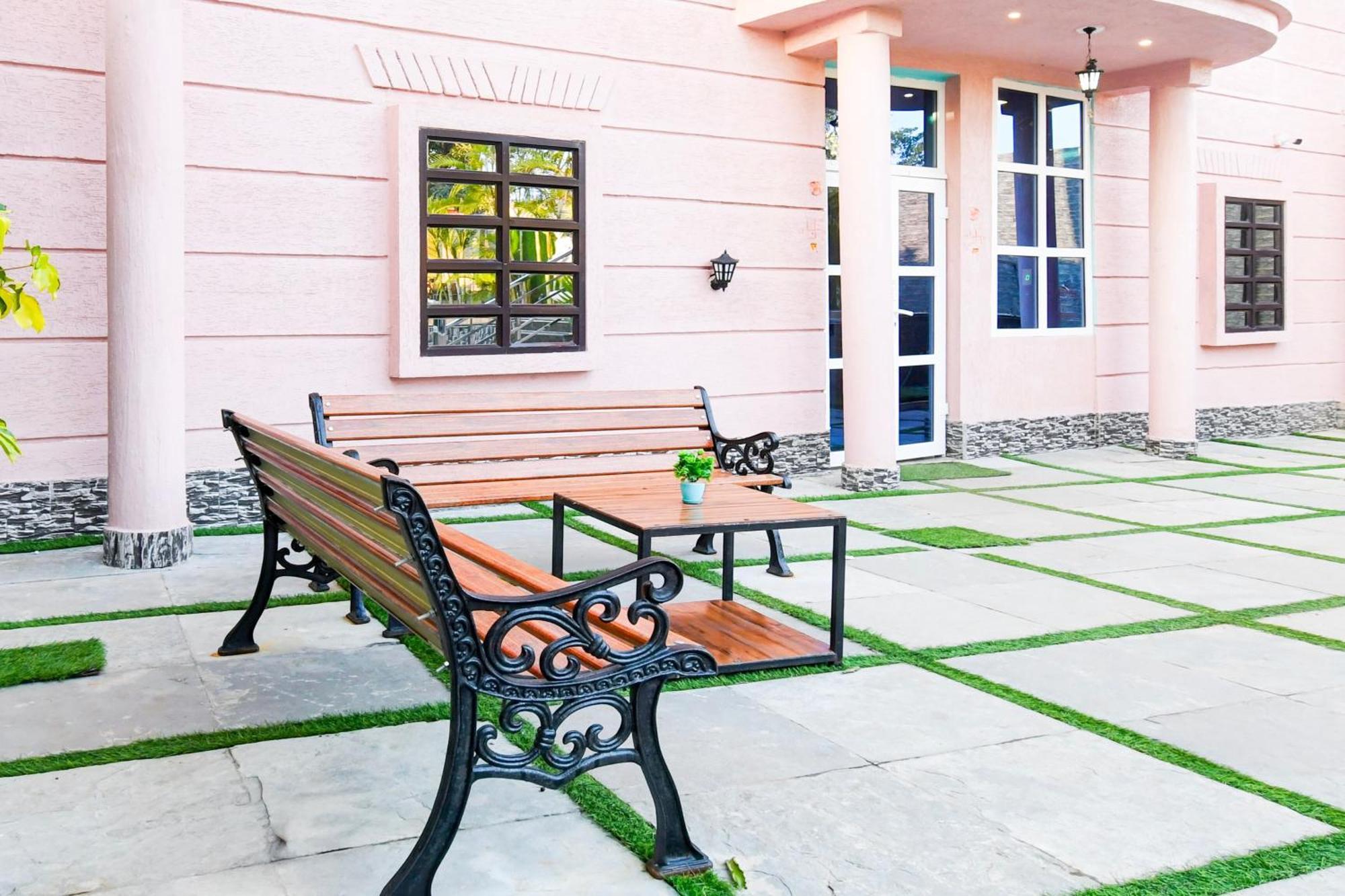 Hotel O M H Club And Resorts Ranchi Esterno foto